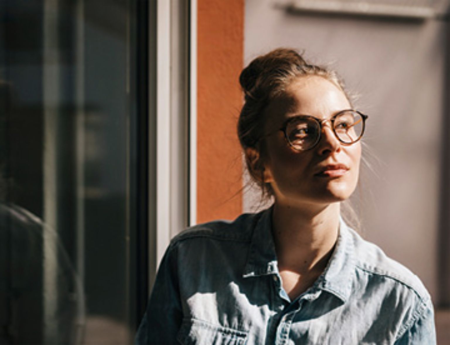 Blog Teaser - Frau mit Schatten