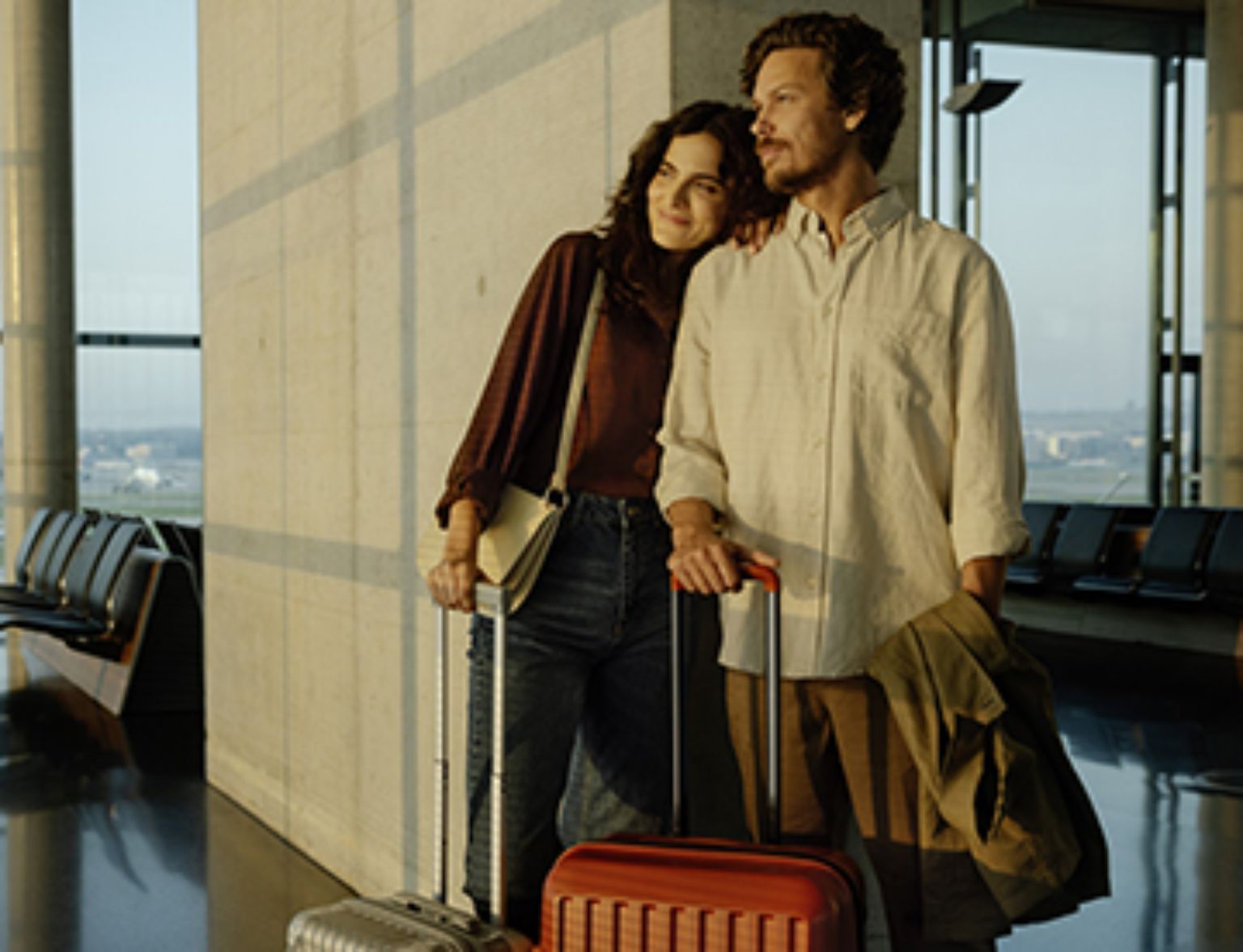 Blog Teaser - Mann und Frau am Flughafen