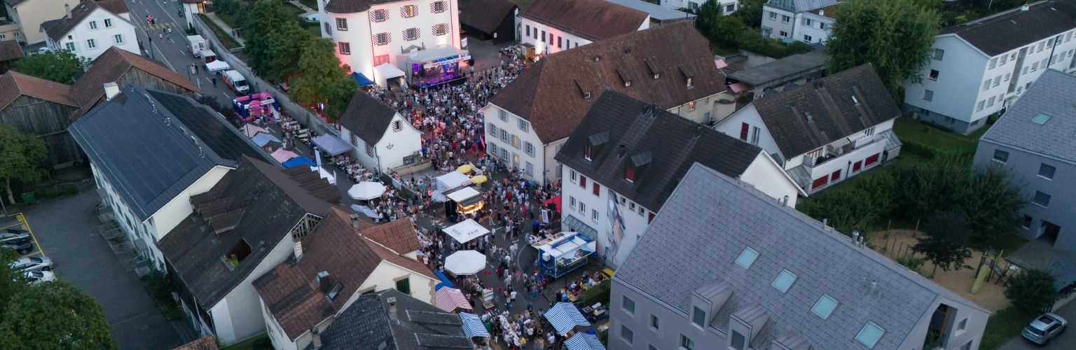 Stage - Versammlung für das Event "BLKB bei uns"